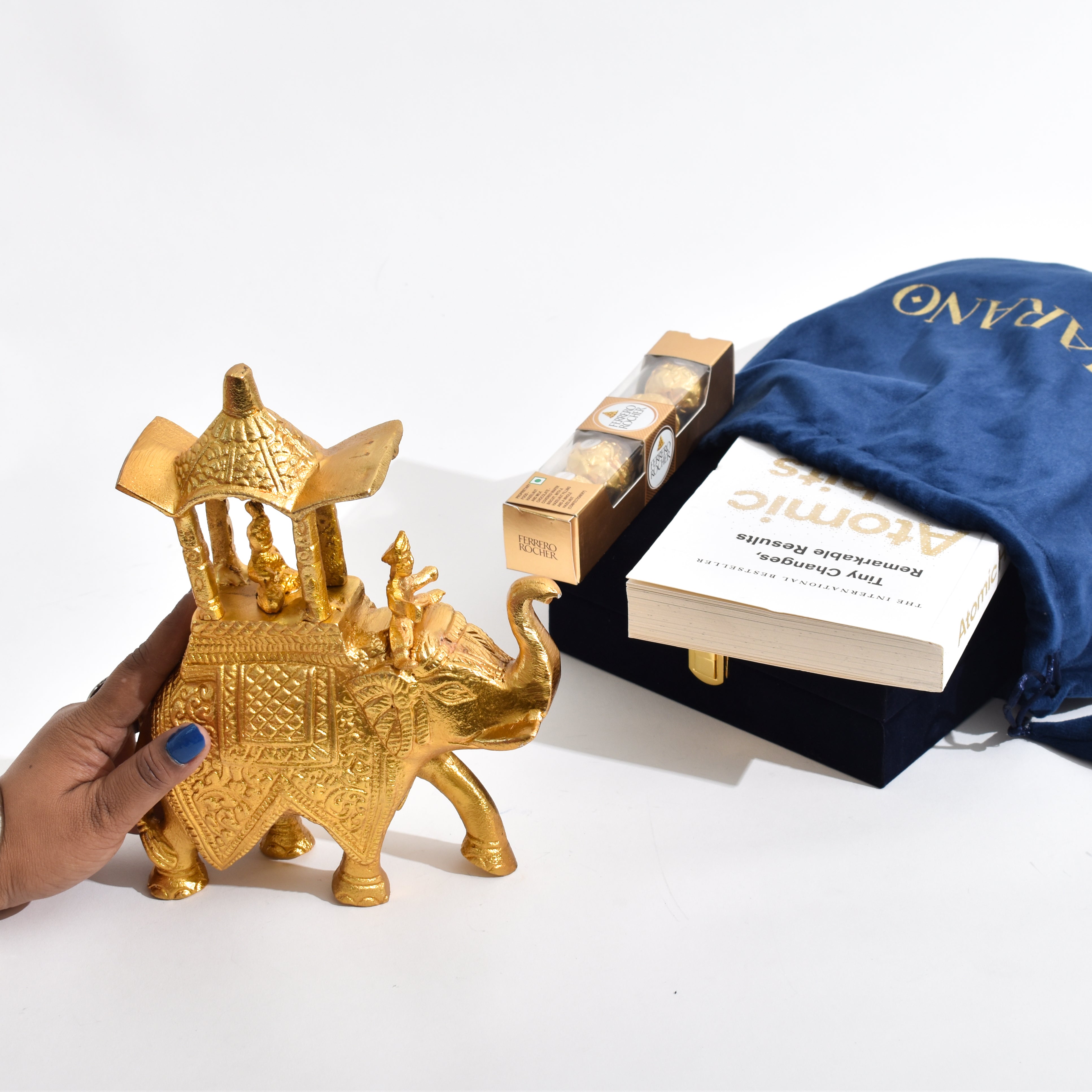 Golden Regal Metal, Hazelnut & Chapters
