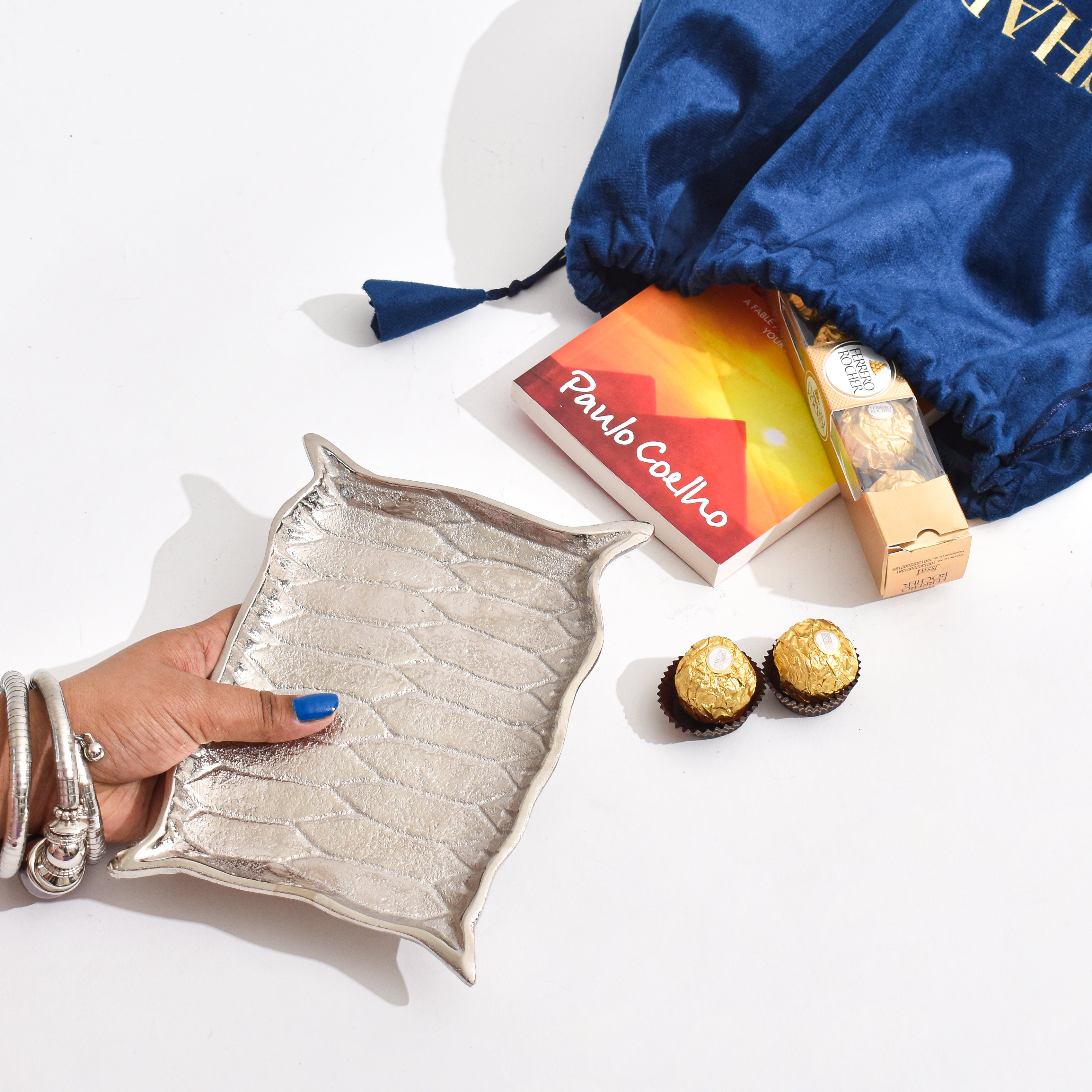 Silver Alladin Dreams, Truffle & Tales