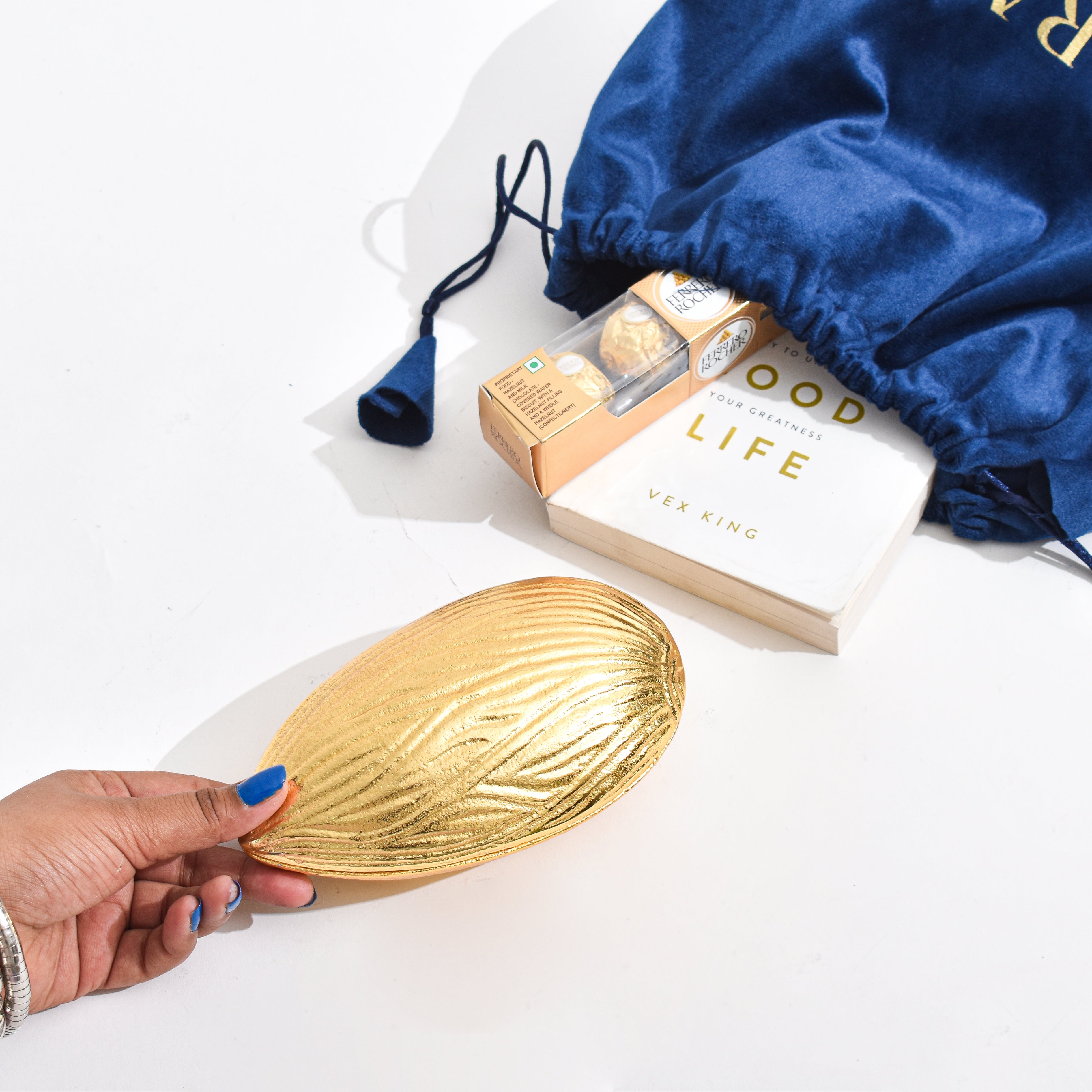 Almond Grace, Cocoa & Chapters