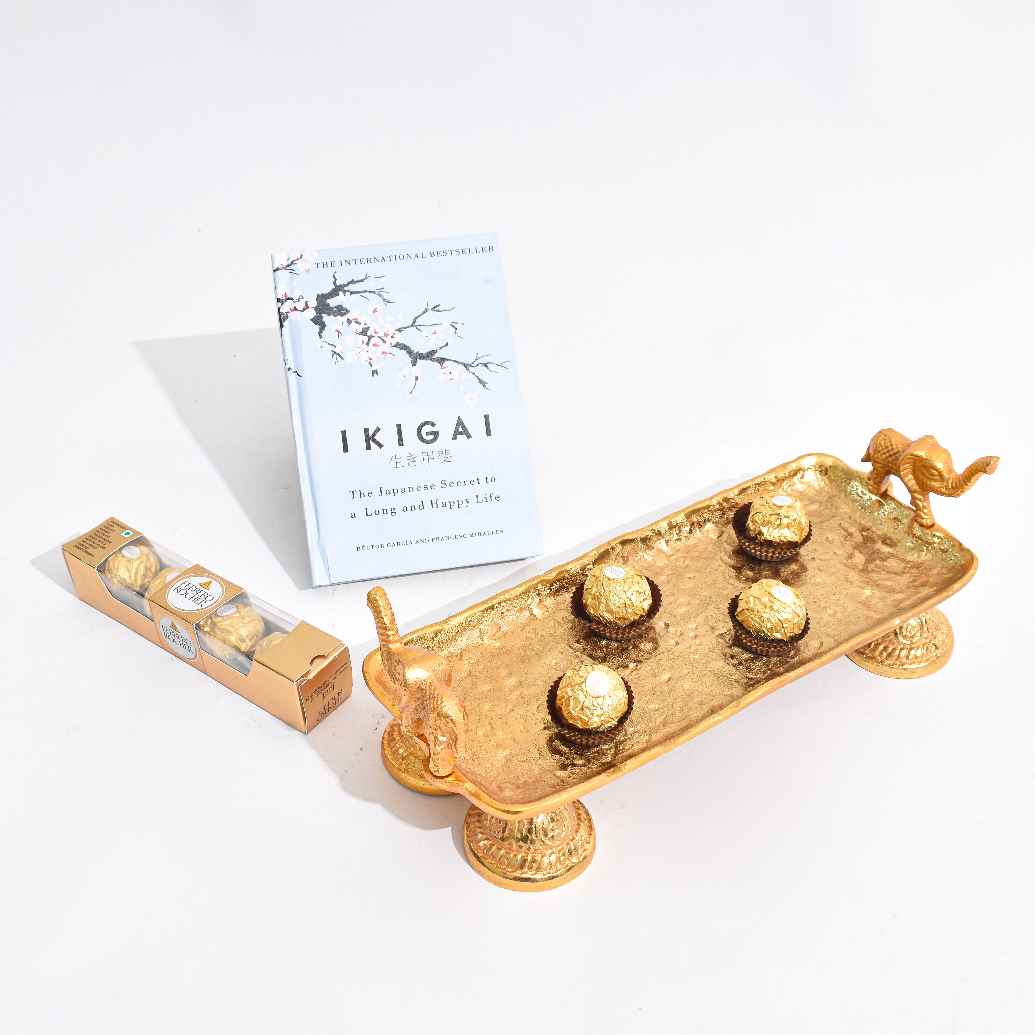 Gold Trunk of Tradition, Hazelnut & Pages