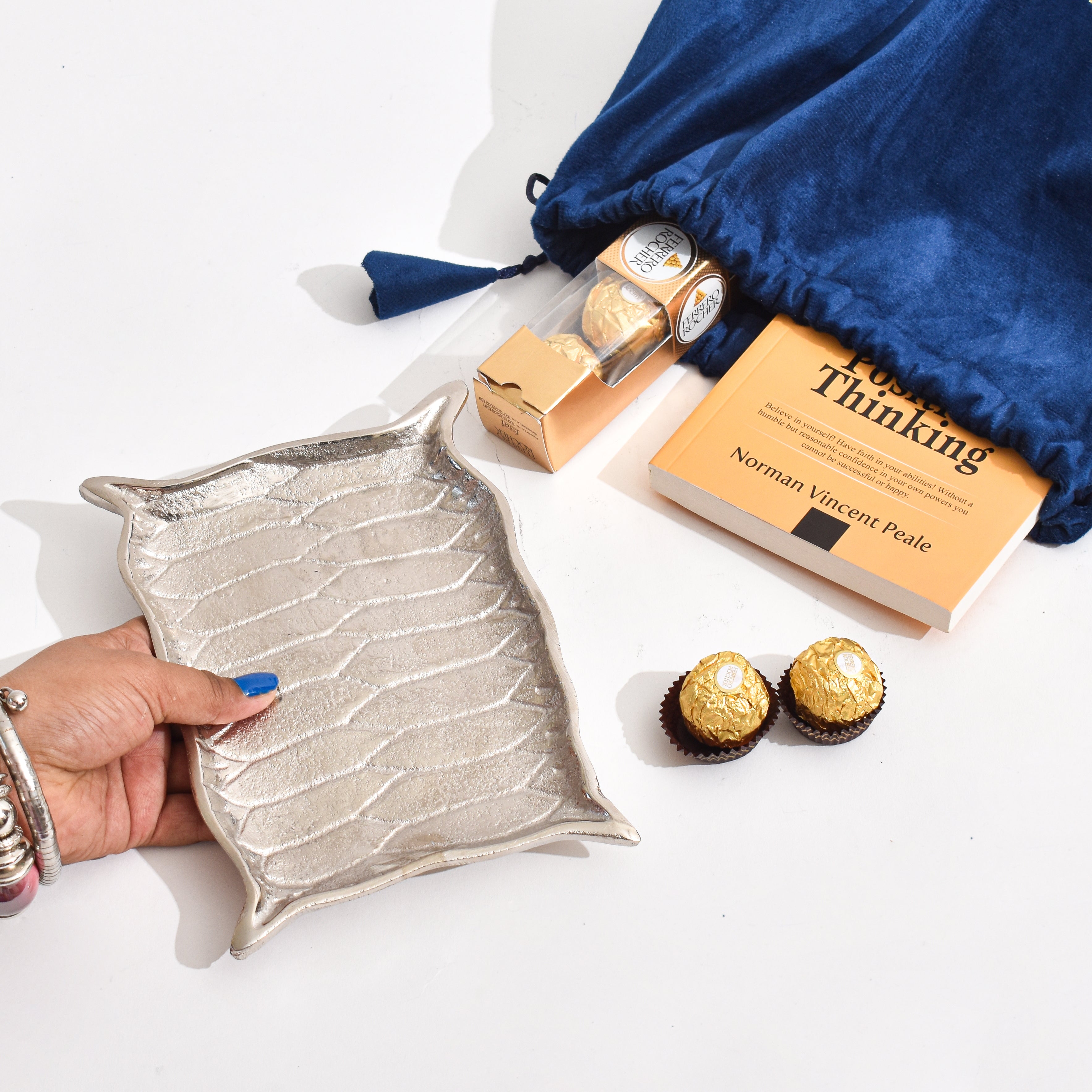 Silver Alladin Dreams, Truffle & Tales