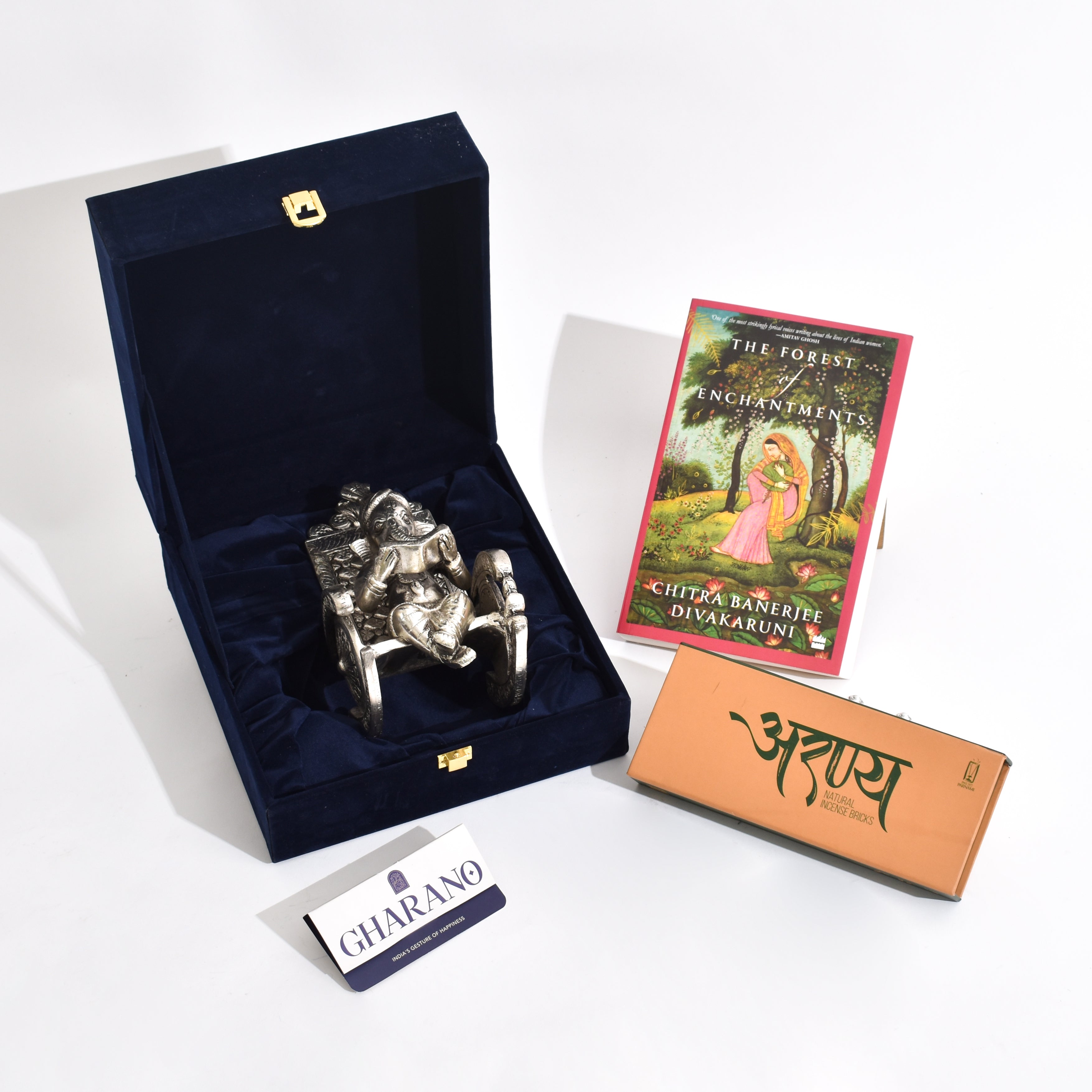 Relaxing Ganesha, Hazelnut & Chapters