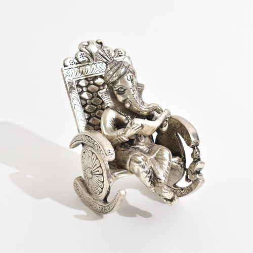 Relaxing Ganesha, Hazelnut & Chapters