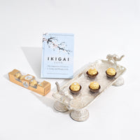 Silver Trunk of Tradition, Hazelnut & Pages