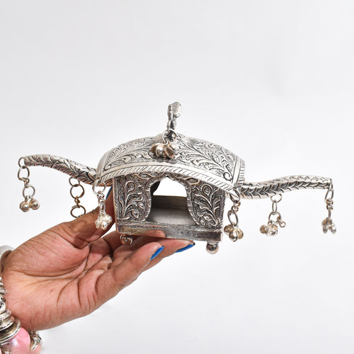 Palki Grandeur, Hazelnut & History